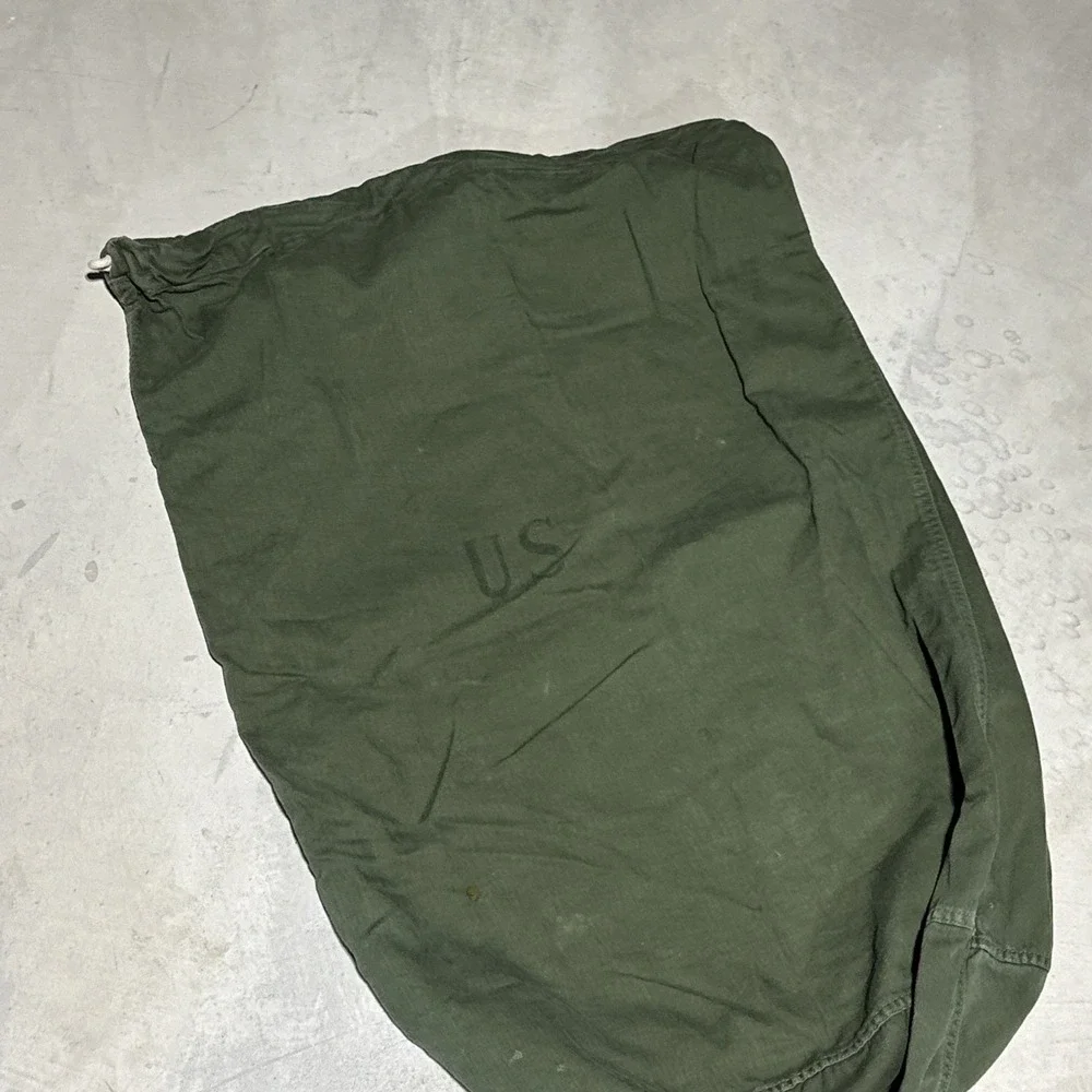 Vintage US ARMY GREEN COTTON LAUNDRY/DUTY BAG w/ DRAW STRING 1970s